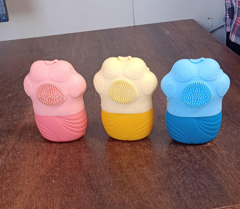 1226 Non Slip Silicone Face Ice Cubes Easy Grip New Unique Shape Ice Roller Base Reusable For Beauty ( 1 Pc )