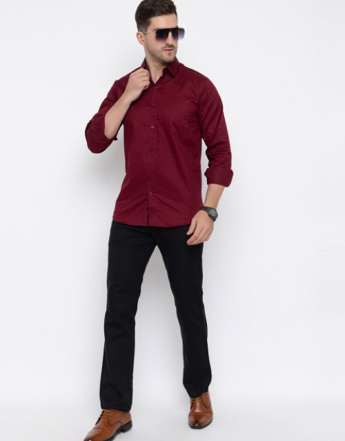 Men Regular Fit Solid Spread Collar Casual Shirt