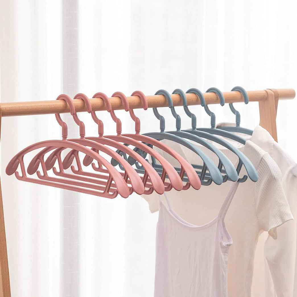 0231 Plastic Hangers Clothes Hangers - Lightweight Space Saving Hangers - Standard Hangers For Clothes - Durable Slim Sleek Hangers (10pc)