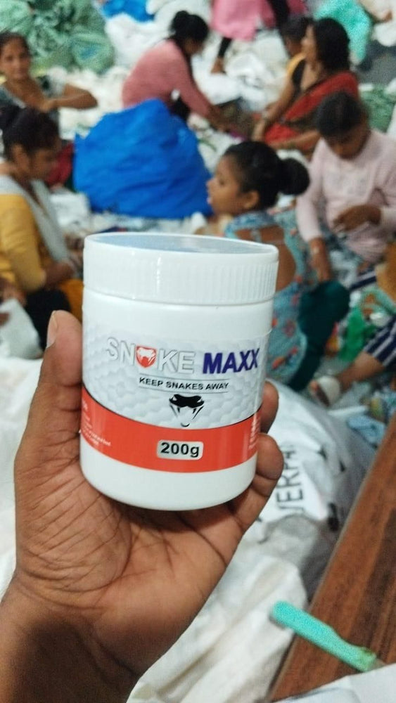 Snake Maxx Non-Toxic Biodegradable Pet-Friendly Snake Repellent Powder 200g (Pack of 2)