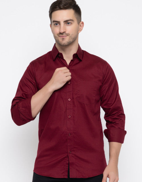 Men Regular Fit Solid Spread Collar Casual Shirt