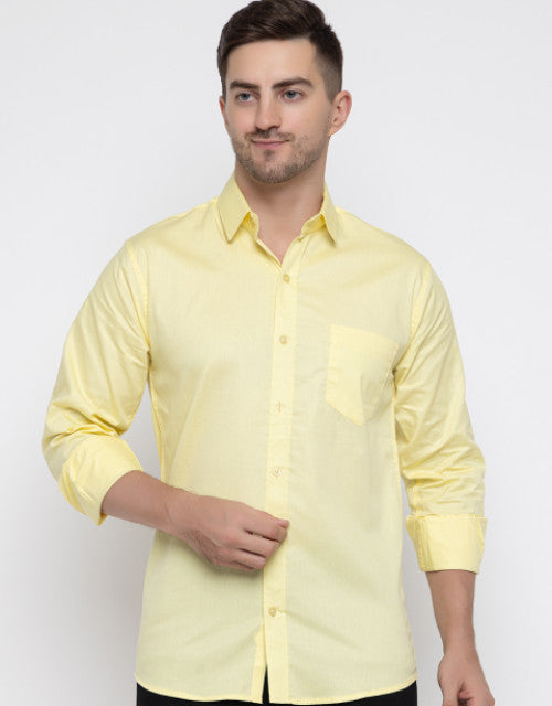 Men Regular Fit Solid Spread Collar Casual Shirt