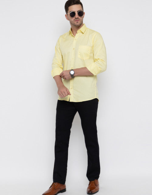 Men Regular Fit Solid Spread Collar Casual Shirt